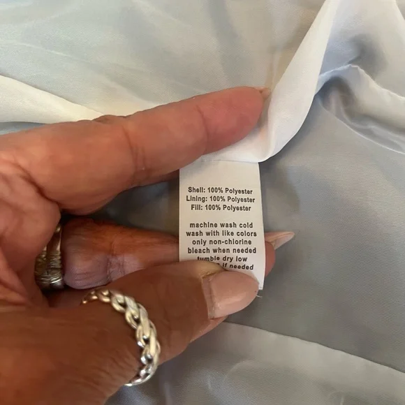 #279 Exertek Quilted Vest in White with Black stretch material on sides. - Picture 5 of 8